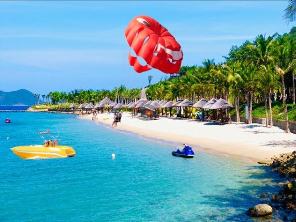Private Half-Day Parasailing Tour Nha Trang